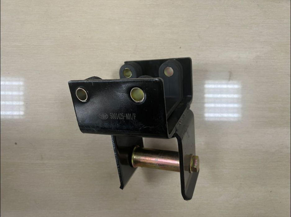 «Кронштейн замка кабины J6 5001425-A01/F 5001430-АО1 5001433-A01 ОЕМ» – №1