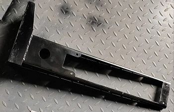 «Кронштейн креп. фонаря стоп сигнала R 3716030-89A» – №1