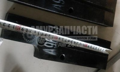 «Пластина ( ограничитель хода) рессоры правая Faw J6 Е5 2912438A96AJ/A» – №1