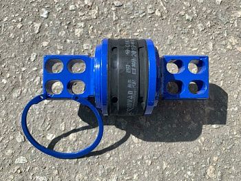 «Сайлентблок V-образной тяги FAW J6 (мал) QINYAN 95х57 (8 отв)» – №1