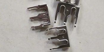 «Зажимная планка на трубки топливозаборника Е5 3806041-61B» – №1