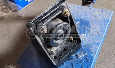«Кронштейн с подушкой перед ДВС FAW J6 1001035-76A» – №1