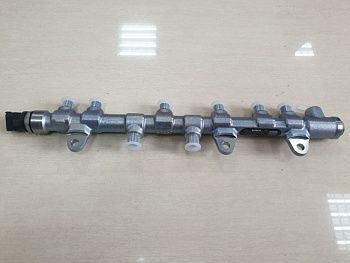 «Рейка (рампа) топливная в сборе 36D 1129110-640-0000 0445226100 1129110-22E» – №1