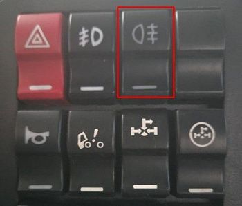 «Клавиша задних противотуманных фар FAW J6 3732070АА01» – №1