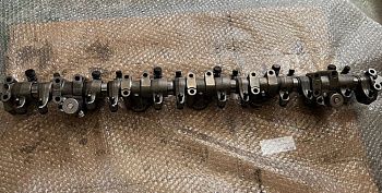 «Ось коромысла в сборе DL E5 1007100B630-000Y» – №1