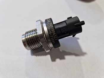 «Датчик давления топлива в рампе 0281006150 0281006327 » – №1