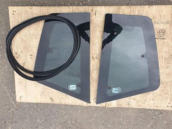 «Стекло спальника с уплотнителем (широкий спальник)  L 5403041AA01/5403051-AO1» – №1