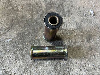 «Втулка торсиона кабины задняя 5001433-A01» – №1