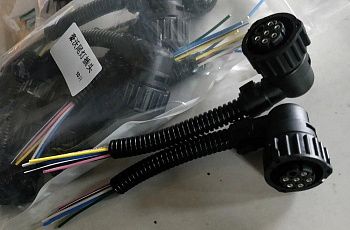 «Фишка фонаря стоп сигналов J6 (6 контактов) J6» – №1