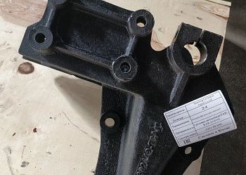«Кронштейн рессоры 1-я ось перед R 8х4 Faw J6 2902442-76A» – №1