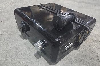 «Бак гидравлический 8х4 J6 75*30*68 150л JH-150B3-BG (под ленты)» – №1